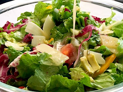 summer-salad.jpeg->first()->description