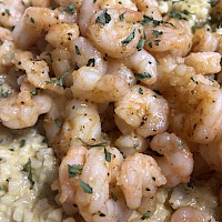 Cajun Shrimp with Cheesy Garlic Caulirice