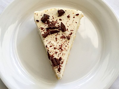 low-bake-tiramisu-cheesecake-1.jpeg->first()->description